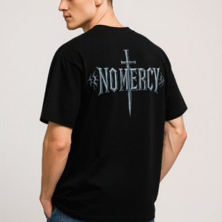 Black Oversized Graphic T-Shirt with “No Mercy” Sword Print – Streetwear Style Tee